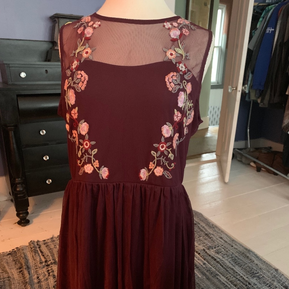 Gorgeous plus sized embroidered stretch dress size XXL